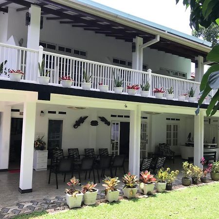 Duvi'S Shelter Bungalow Colombo Exterior foto