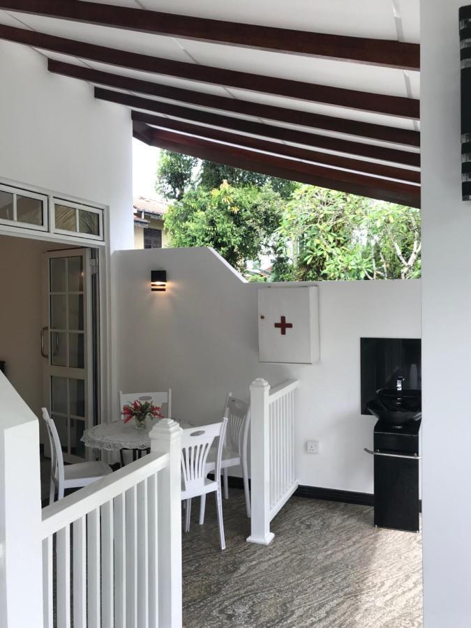 Duvi'S Shelter Bungalow Colombo Exterior foto
