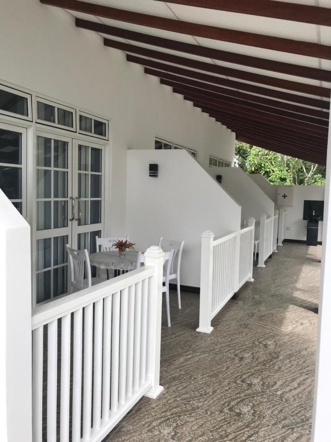 Duvi'S Shelter Bungalow Colombo Exterior foto